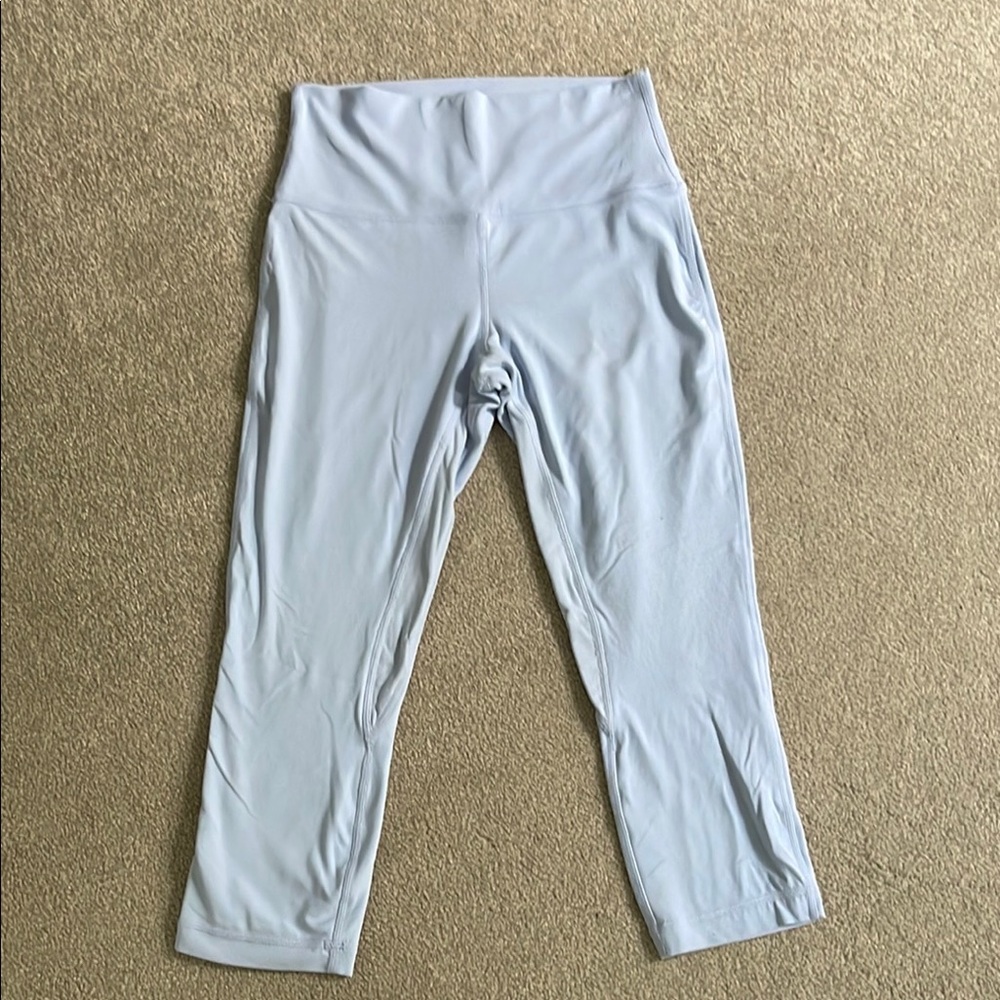 Lululemon 21” size 8 cropped leggings